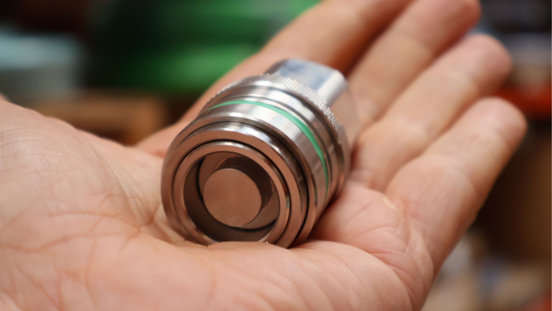 Secure connection of CDUs & skids with drip-free technology