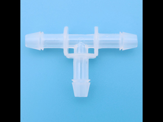 T-connector made of PP plastic produced in an ISO-7-certified cleanroom. Ideal for use in pharmaceutical production and biotechnology. Order here!
