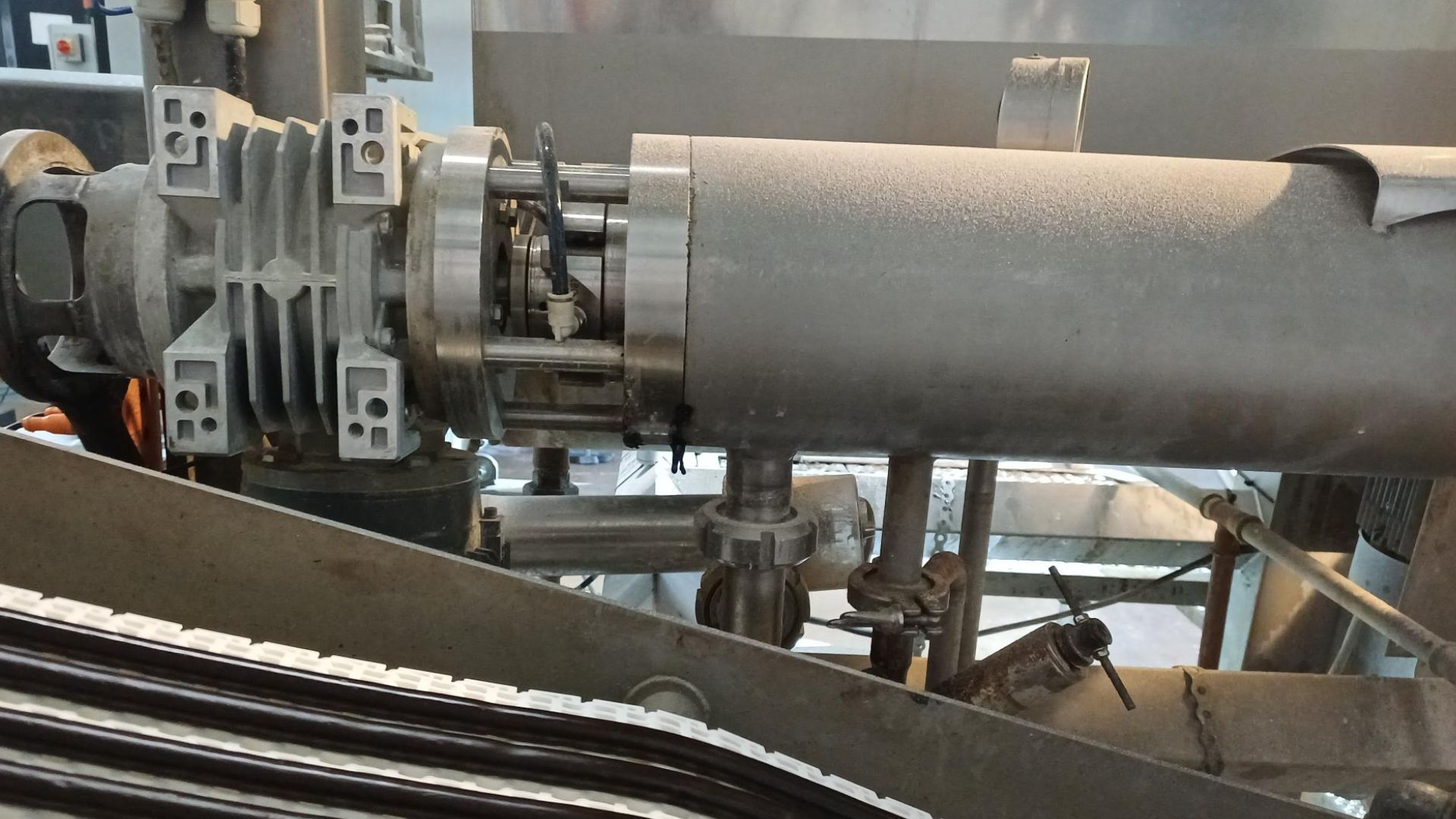 The packing string that slowed down licorice production