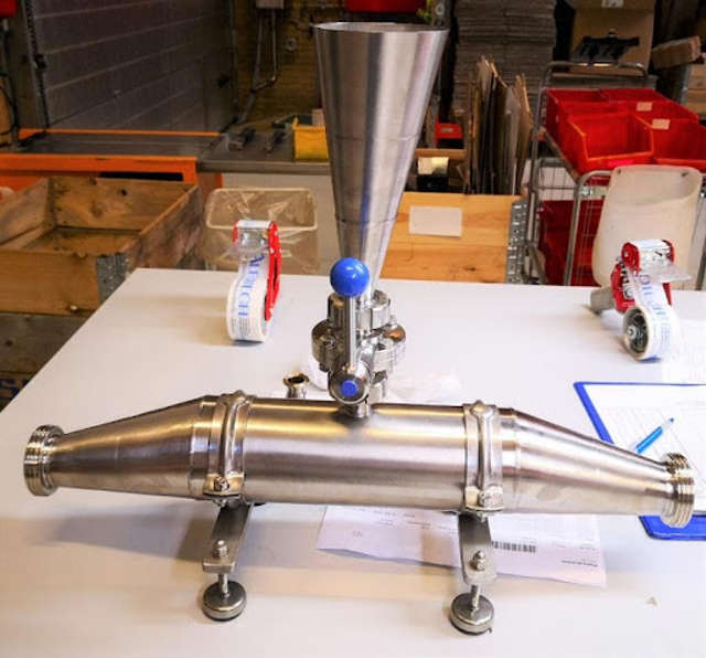 Specialized solution for cake production