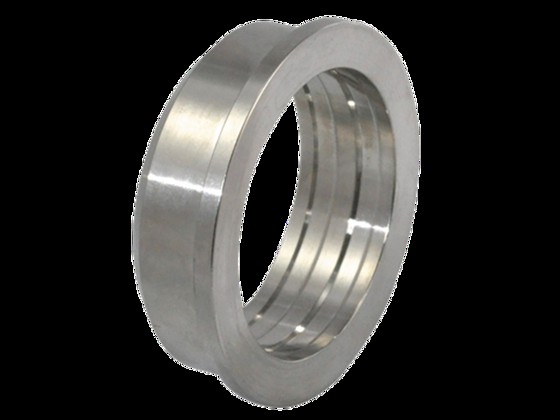 Our SMS liner, expansion, ISO 2037 is made of stainless steel AISI 304 and is designed with grooves for deep rolling on stainless steel dairy pipes. Order here.